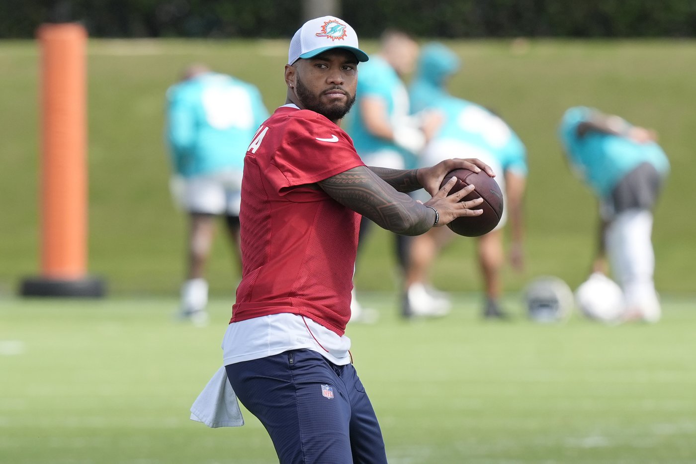 Tua Tagovailoa practices for the first time since suffering a concussion in Week 2 | iNFOnews.ca Tua Tagovailoa practices for the first time since suffering a concussion in Week 2 | iNFOnews.ca