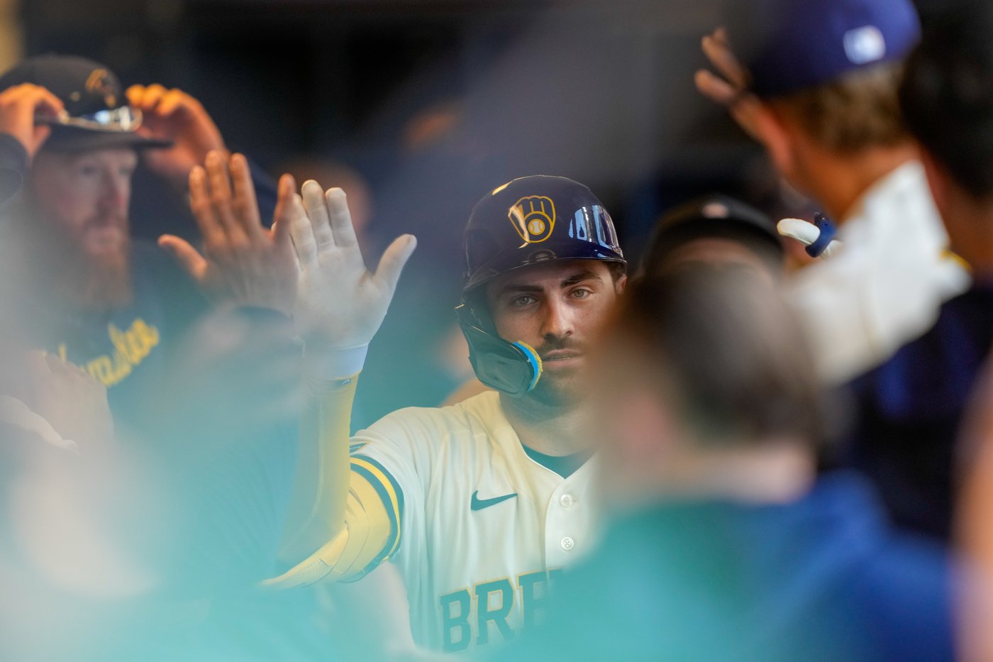 Garrett Mitchell and Gary Sánchez help Brewers score 6 in 1st inning and beat Mariners 7-4 | iNFOnews.ca