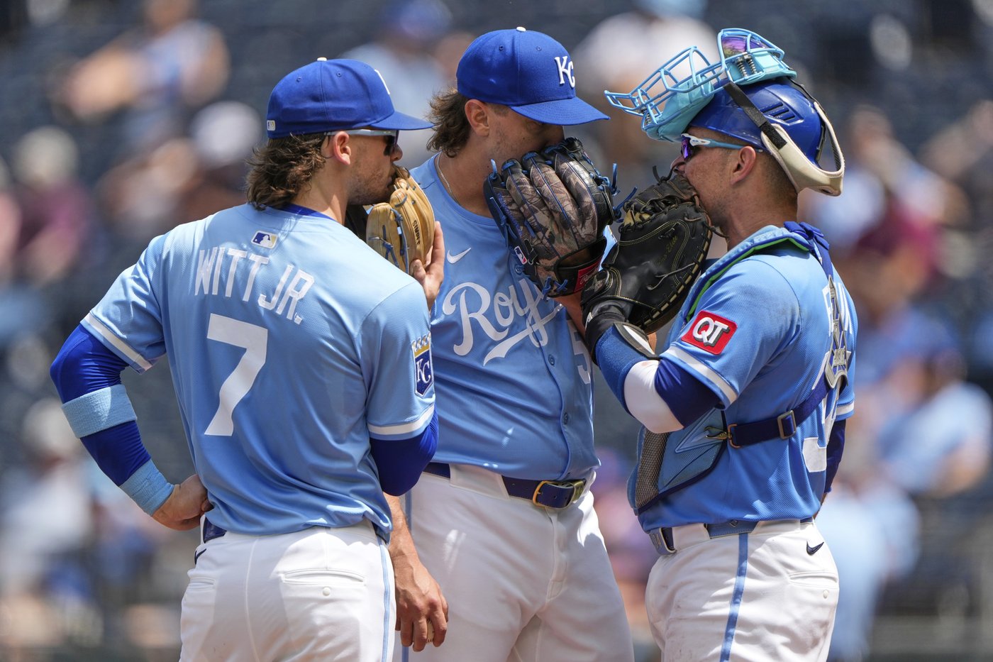 Nine pitchers, one shutout: How the Royals made history against the Braves with a 1-0 victory | iNFOnews.ca Nine pitchers, one shutout: How the Royals made history against the Braves with a 1-0 victory | iNFOnews.ca