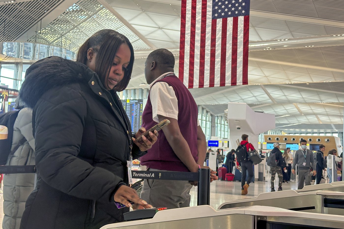 New airport scanners are better at spotting liquid explosives, but many airports lack them | iNFOnews.ca