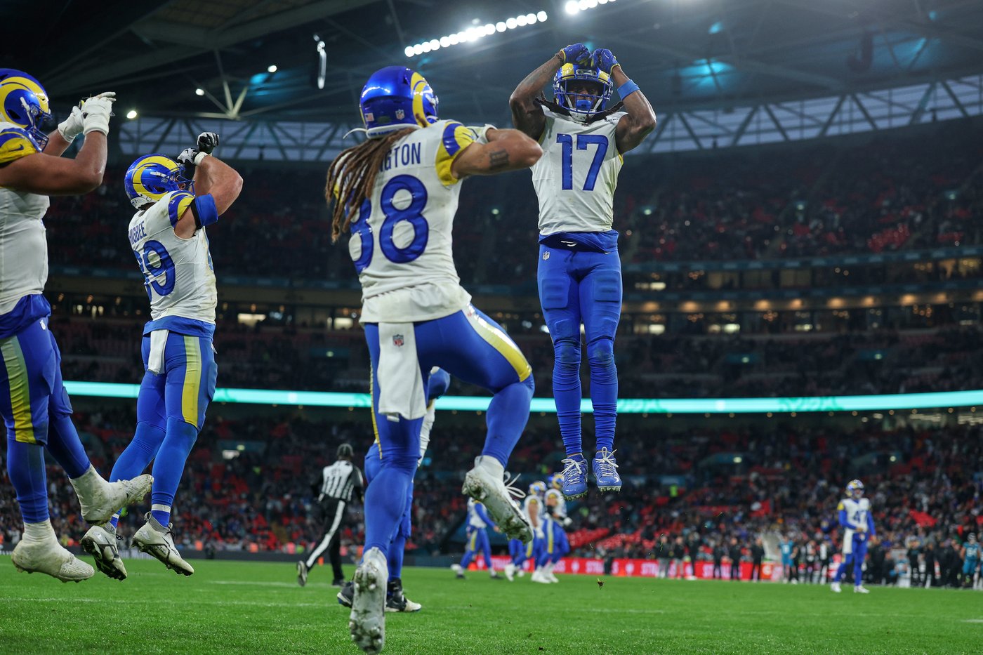 Matthew Stafford throws 5 TD passes as Rams rout Jaguars 35-7 at rainy Wembley | iNFOnews.ca Matthew Stafford throws 5 TD passes as Rams rout Jaguars 35-7 at rainy Wembley | iNFOnews.ca