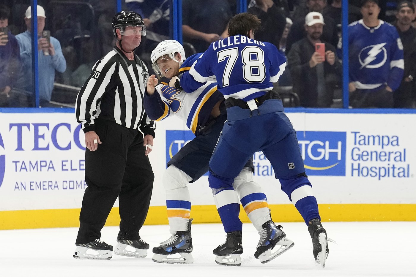 Kucherov has 2 assists as Lightning beat Blues 3-1 | iNFOnews.ca