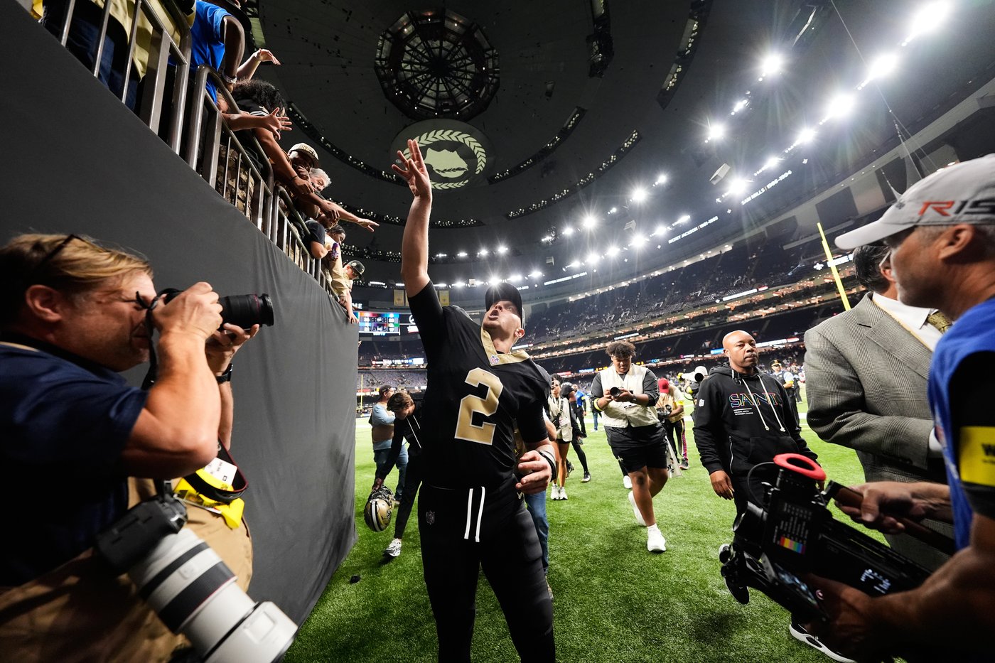 Saints QB Spencer Rattler and coach Kellen Moore get 1st win over mistake-prone Giants, 26-14 | iNFOnews.ca
