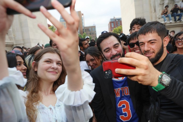 Hundreds show up to judge New York City Mayor Zohran Mamdani look-alike contest | iNFOnews.ca