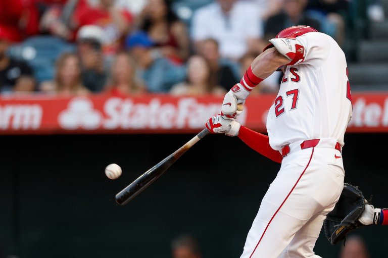 Mike Trout hits 2-run homer and Angels clinch series over Rangers with 5-2 win | iNFOnews.ca