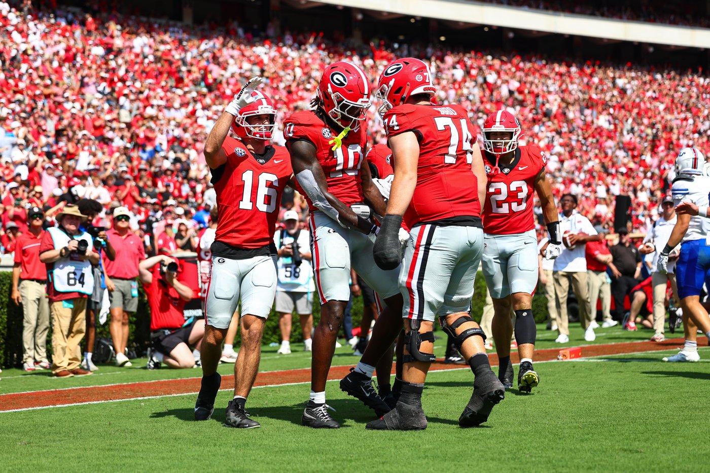 No. 2 Georgia faces pleasant dilemma of finding room for its deep and talented group of tight ends | iNFOnews.ca