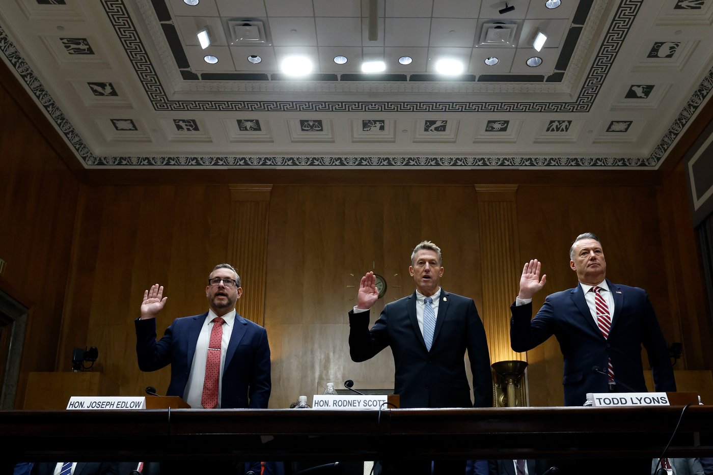 Trump immigration officials shown video of Alex Pretti’s death in tense Senate hearing | iNFOnews.ca