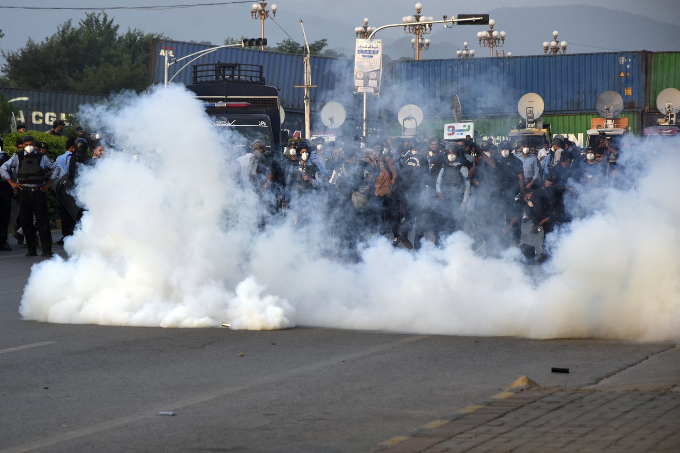 Pakistan capital locked down to thwart a rally to support ex-leader Imran Khan | iNFOnews.ca