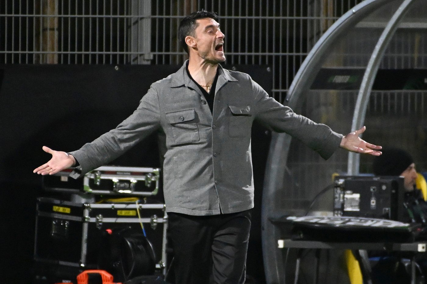 Eintracht Frankfurt hires Spanish coach Albert Riera from Slovenian league leader | iNFOnews.ca Eintracht Frankfurt hires Spanish coach Albert Riera from Slovenian league leader | iNFOnews.ca