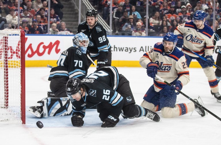 Oilers start slow, but happy with second-period outburst in 6-3 win over Mammoth | iNFOnews.ca Oilers start slow, but happy with second-period outburst in 6-3 win over Mammoth | iNFOnews.ca
