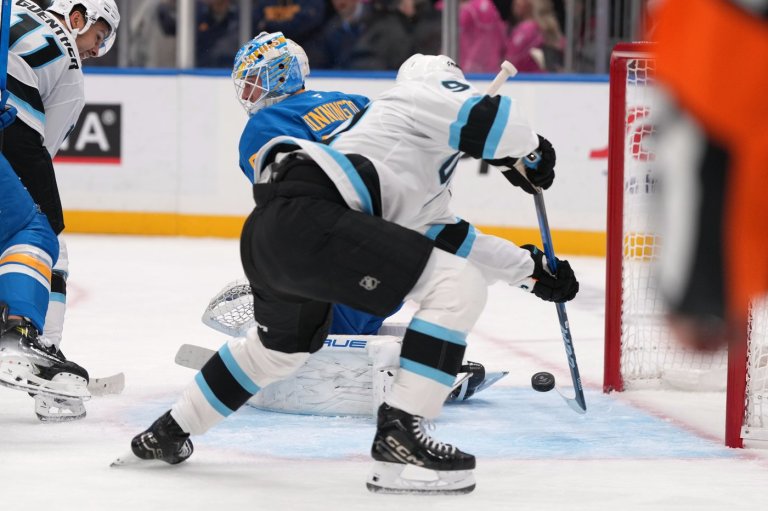 Logan Cooley has natural hat and assist in 1st-period spree for Mammoth | iNFOnews.ca