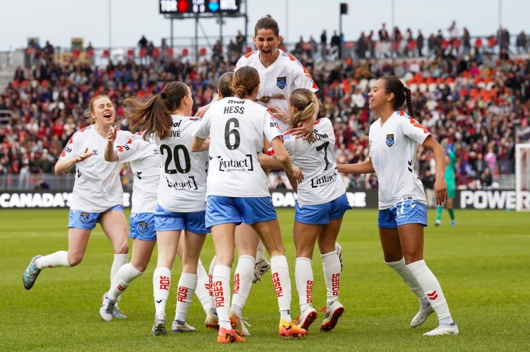 Montreal Roses aim to retake NSL's top spot in record-breaking game | iNFOnews.ca