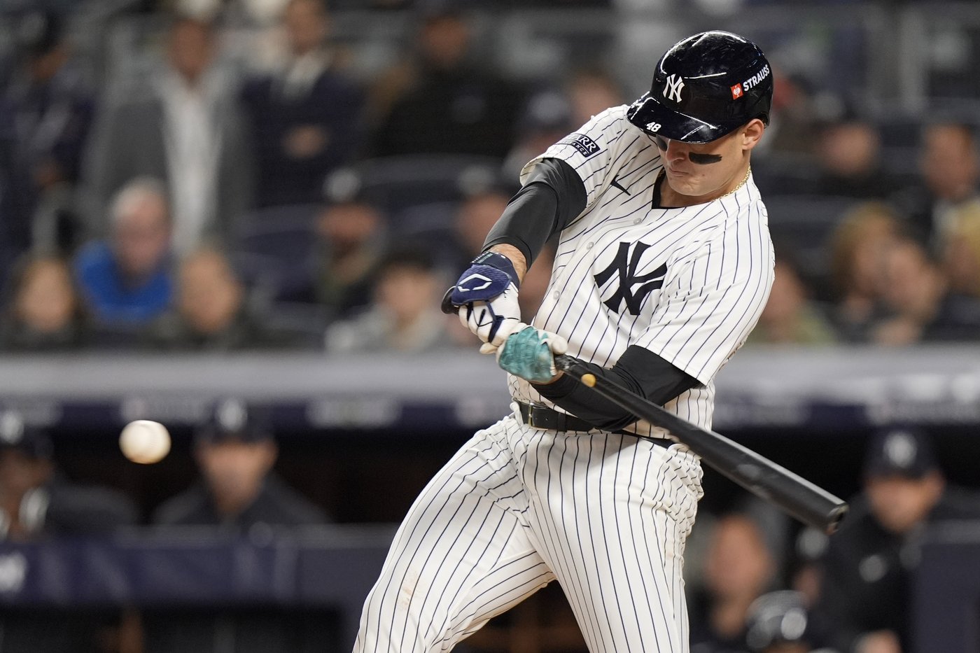 Rizzo returns to Yankees 16 days after fracturing fingers, goes 1 for 3 as New York wins ALCS opener | iNFOnews.ca