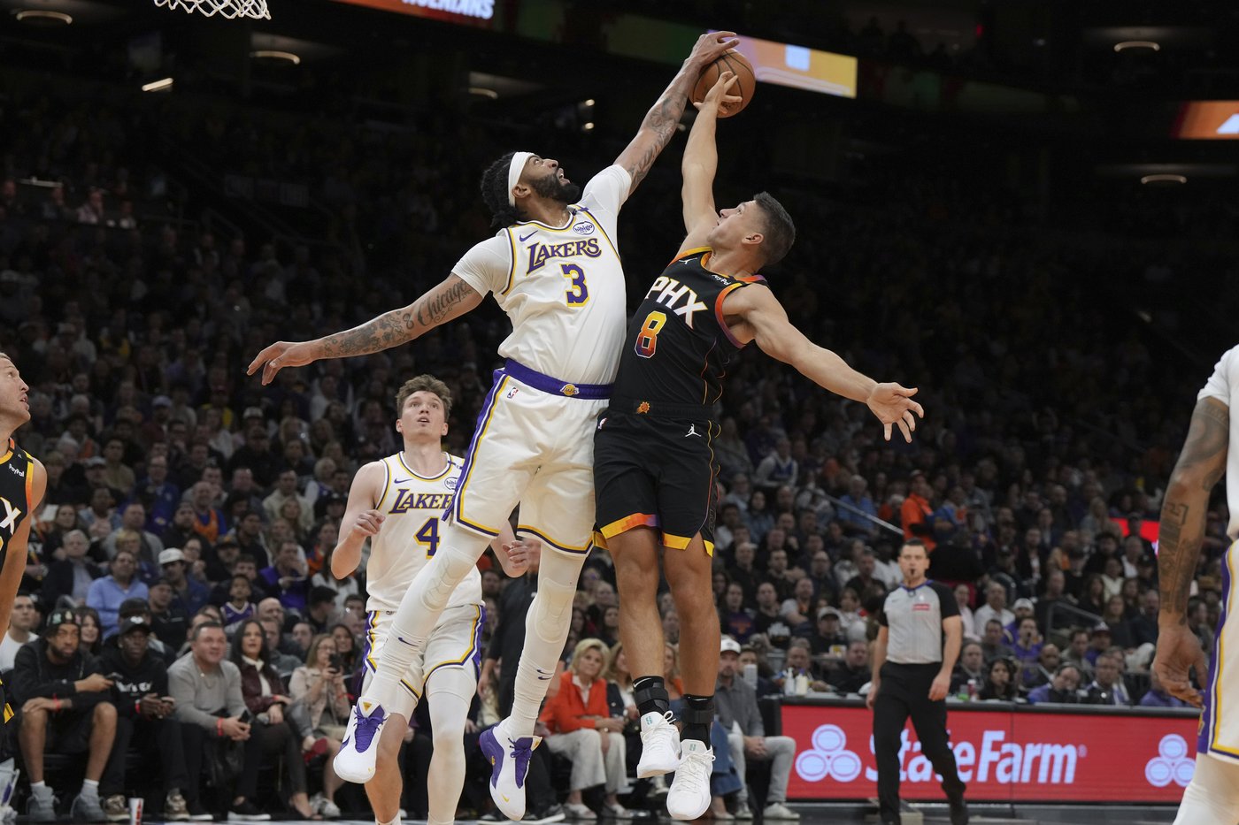 Bradley Beal, Kevin Durant both return from injury, lead the Suns past the Lakers 127-100 | iNFOnews.ca
