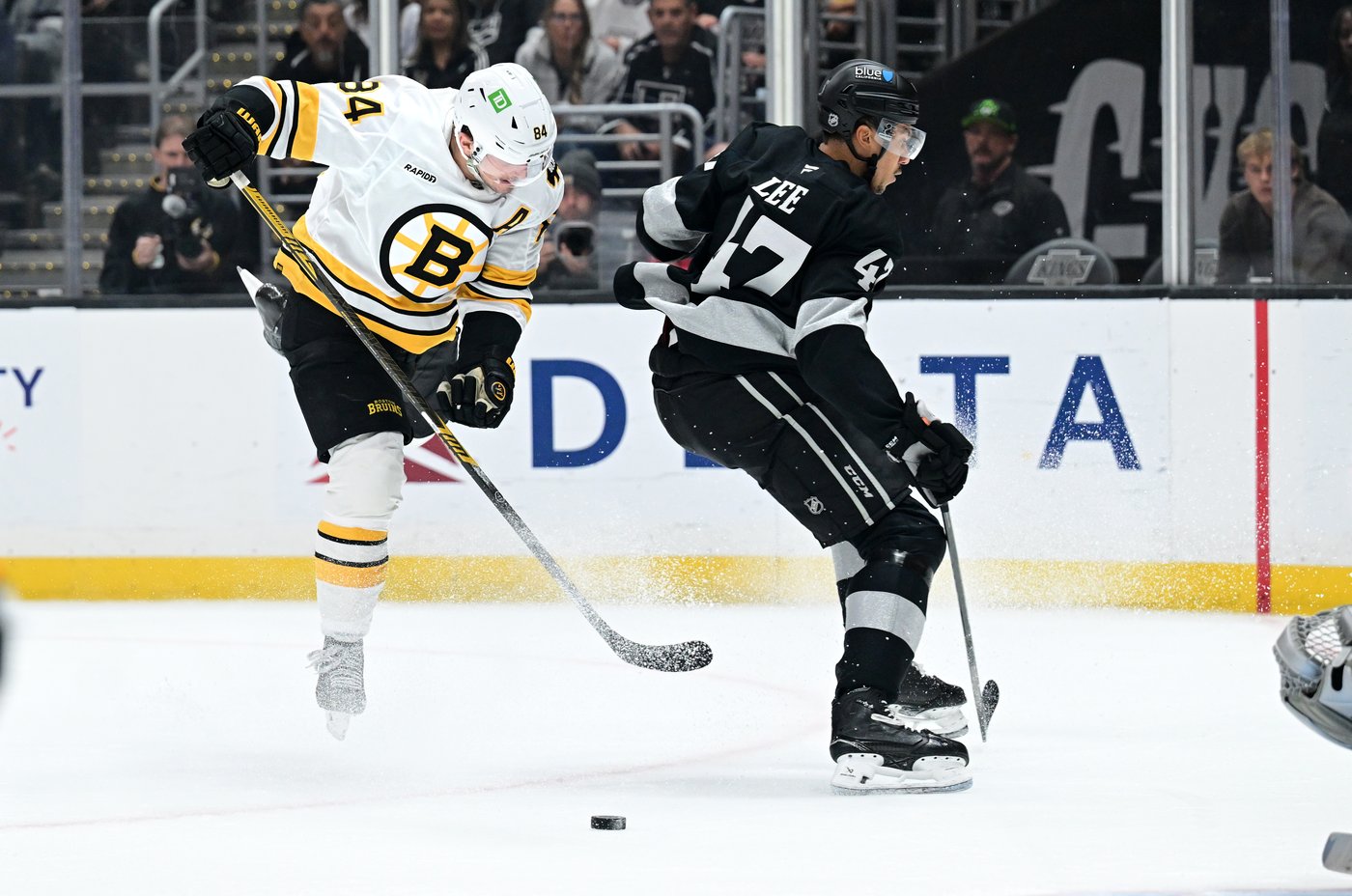 Bruins beat the Kings 4-1 for their 5th straight victory | iNFOnews.ca Bruins beat the Kings 4-1 for their 5th straight victory | iNFOnews.ca