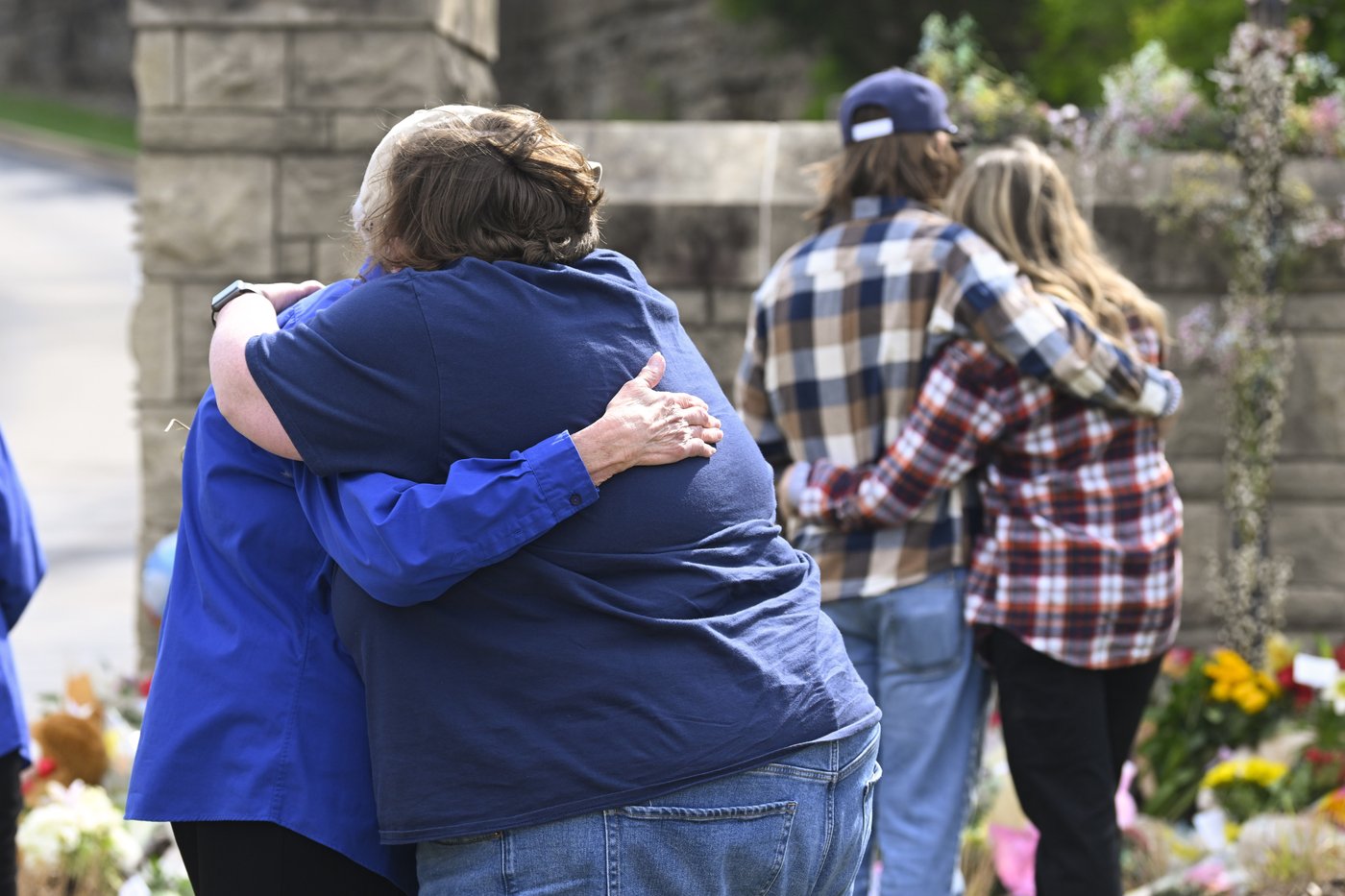 An ex-police officer implicated in leak of a Nashville school shooter's journals has been arrested | iNFOnews.ca