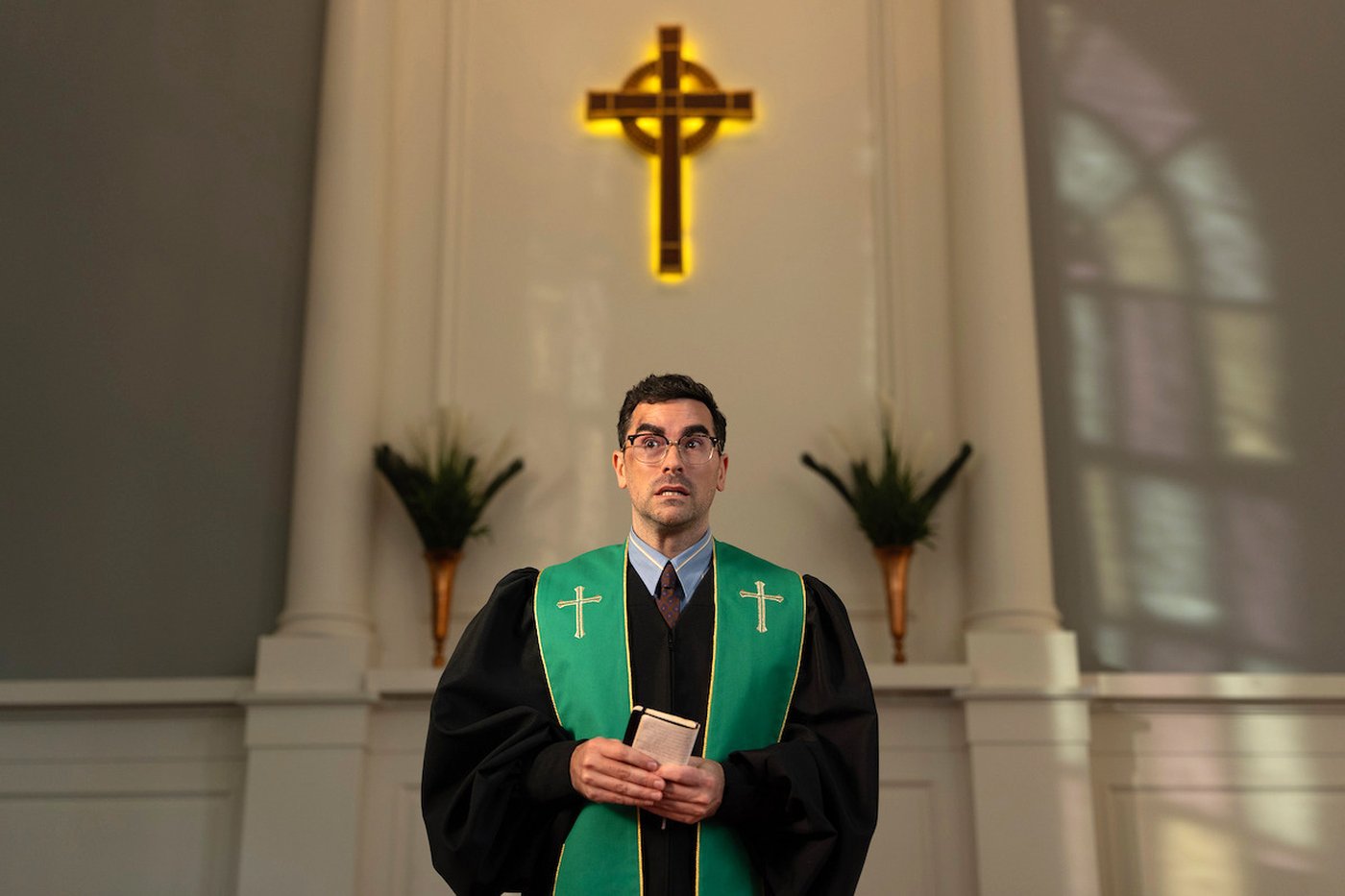 Dan Levy teams up with Canadian musician Peaches for score on Netflix's 'Big Mistakes' | iNFOnews.ca