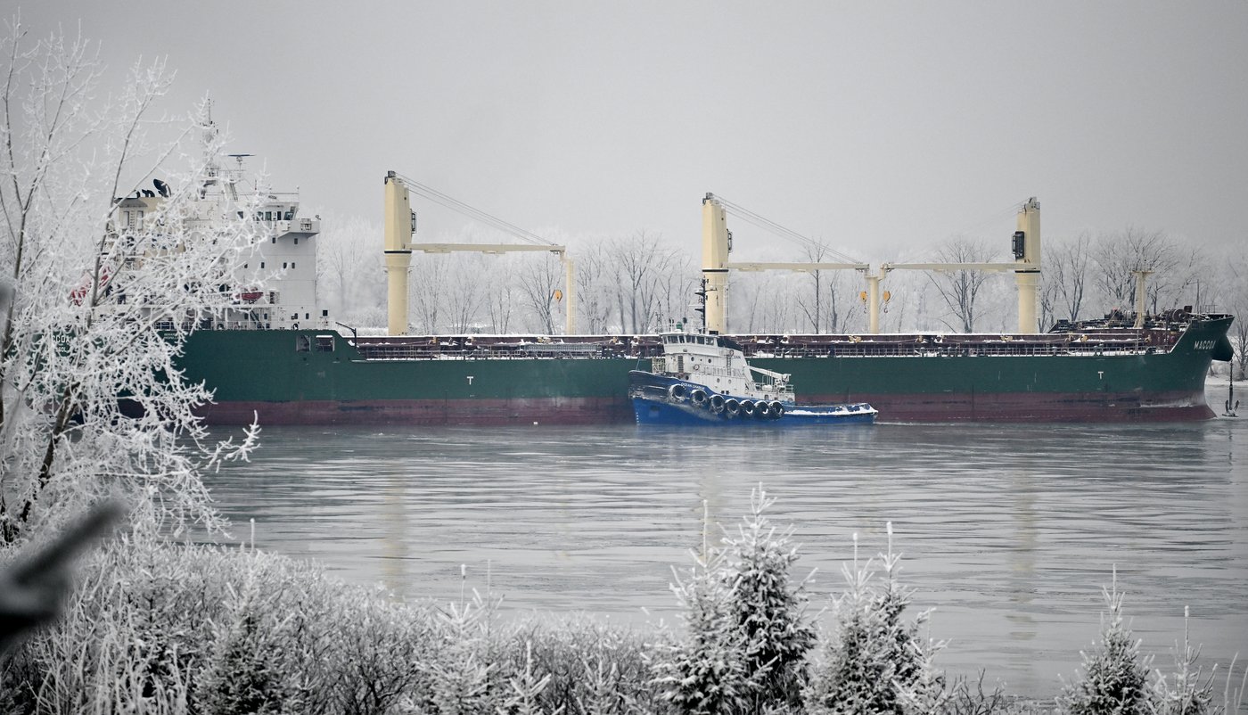 Cargo ship stuck in St. Lawrence River for two weeks refloated on Tuesday | iNFOnews.ca