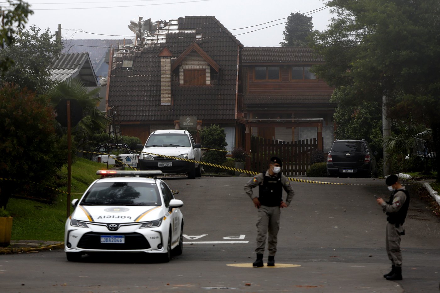 At least 10 are killed as a small plane crashes into a Brazilian town popular with tourists | iNFOnews.ca