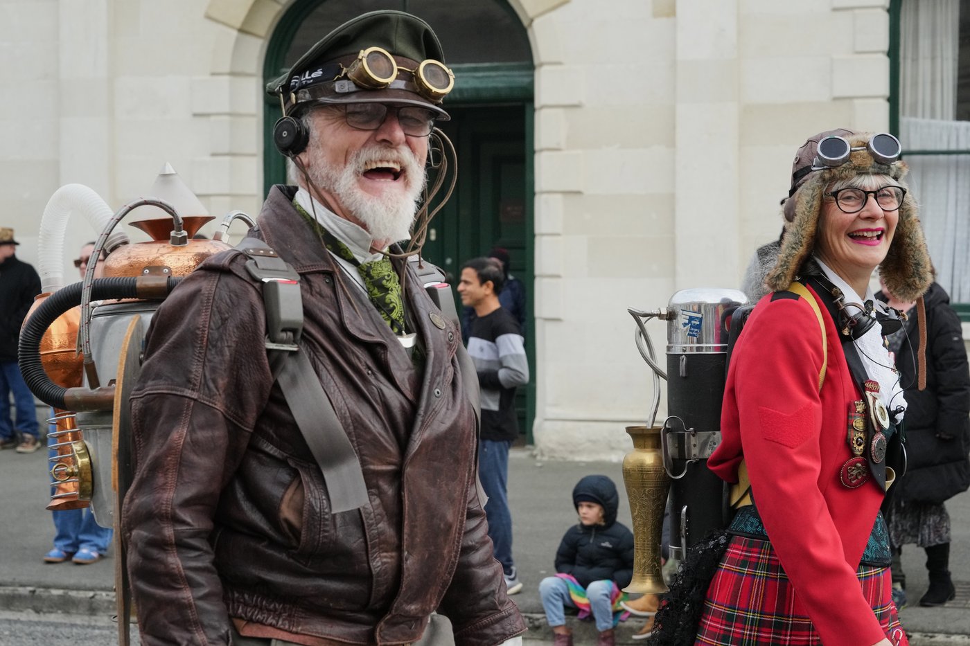 Photos show airship captains and Victorian inventors flocking to a New Zealand steampunk festival | iNFOnews.ca