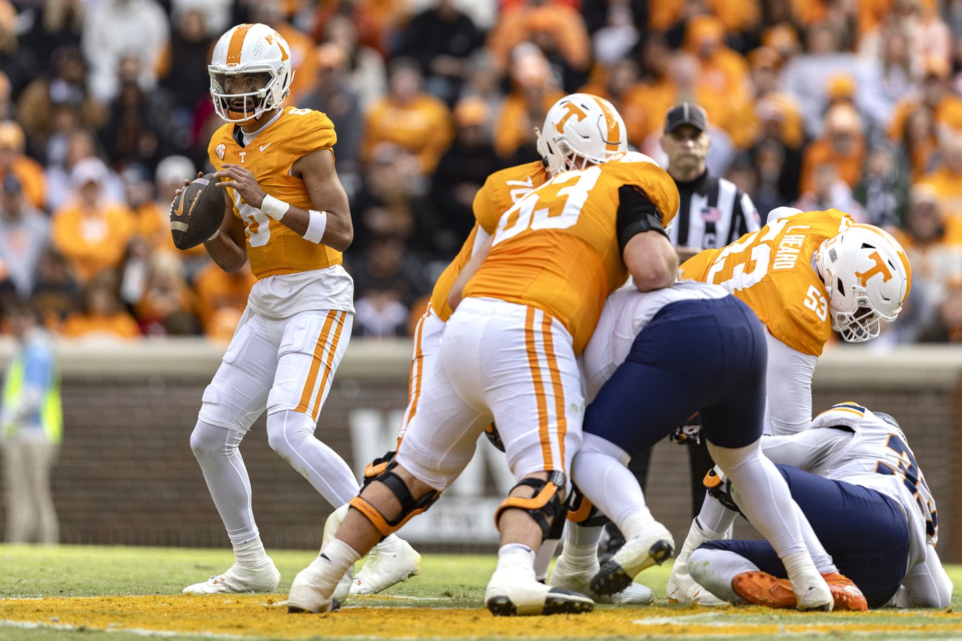 Nico Iamaleava throws 4 TD passes to lead No. 10 Tennessee over UTEP 56-0 | iNFOnews.ca