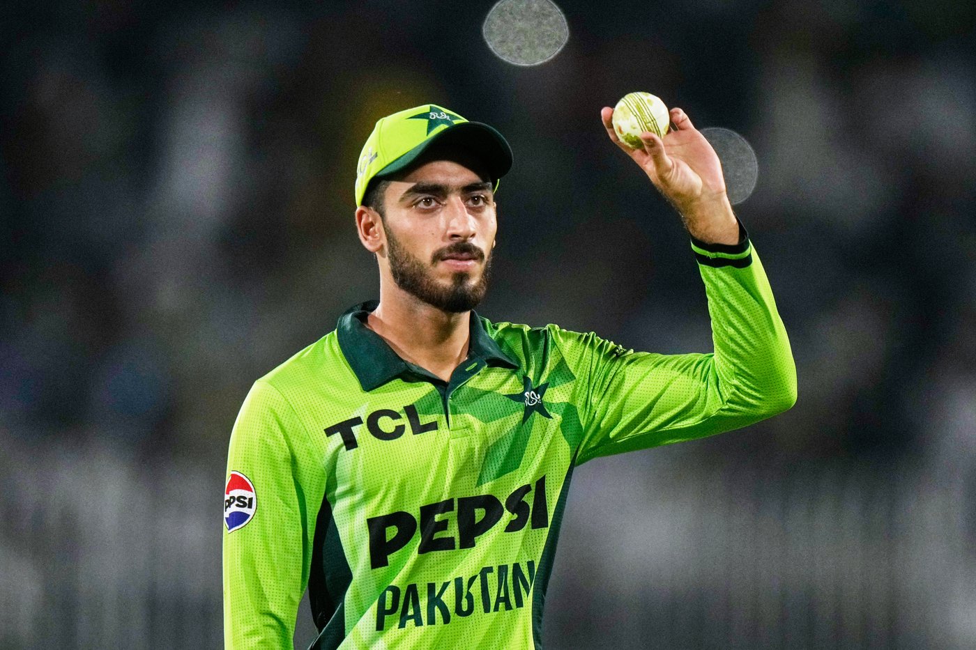 Minhas' five-wicket haul on ODI debut earns Pakistan five-wicket win over Australia | iNFOnews.ca