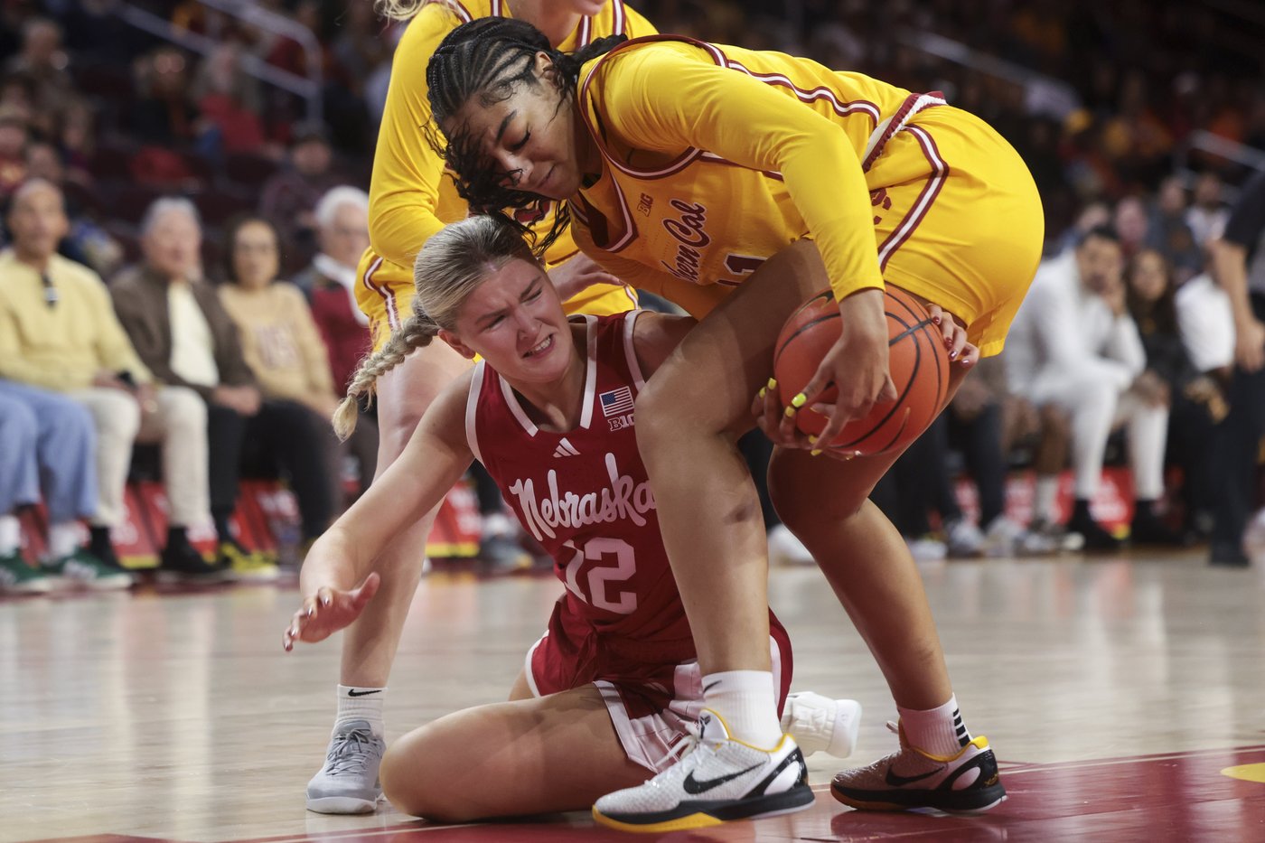 Watkins scores 26 to lead No. 4 USC To 75-55 win over Nebraska for Trojans' ninth straight victory | iNFOnews.ca