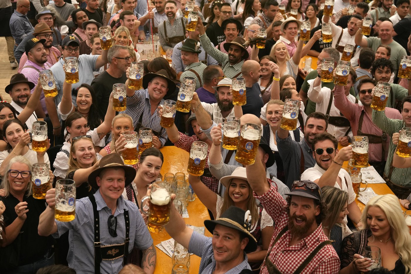 Beer and merriment flow at the 189th Oktoberfest in Munich | iNFOnews.ca Beer and merriment flow at the 189th Oktoberfest in Munich | iNFOnews.ca