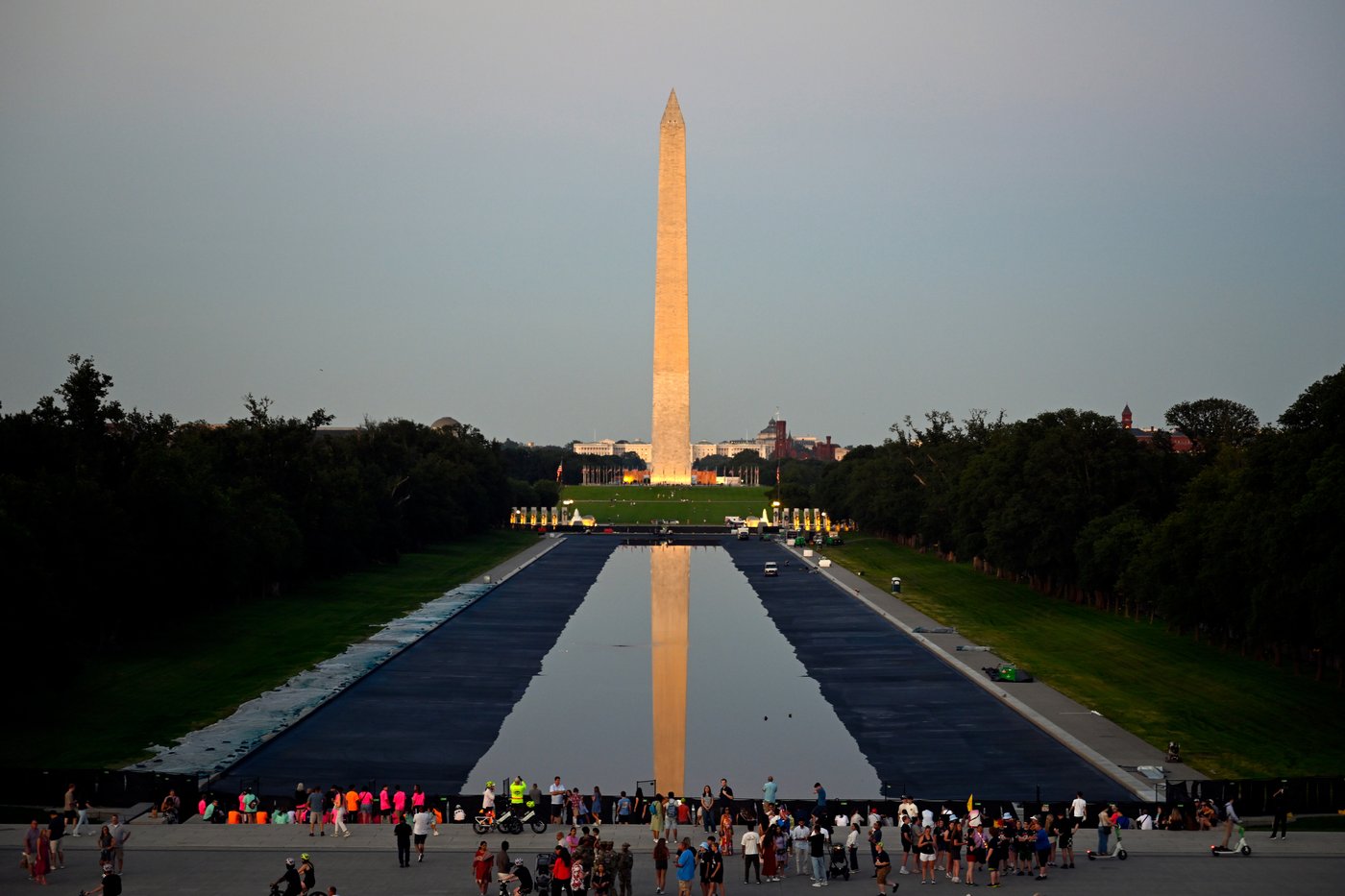 Refilling starts for newly painted Reflecting Pool in Washington, in photos | iNFOnews.ca