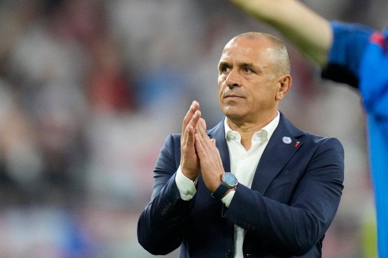 Slovakia coach Calzona leaves job after disagreeing with contract extension | iNFOnews.ca