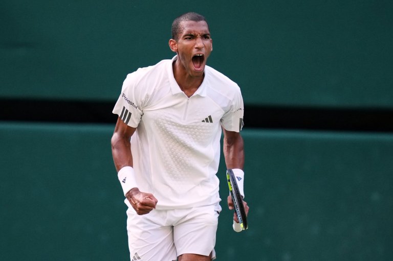 Auger-Aliassime returns from injury with win over Tsitsipas in Cincinnati | iNFOnews.ca
