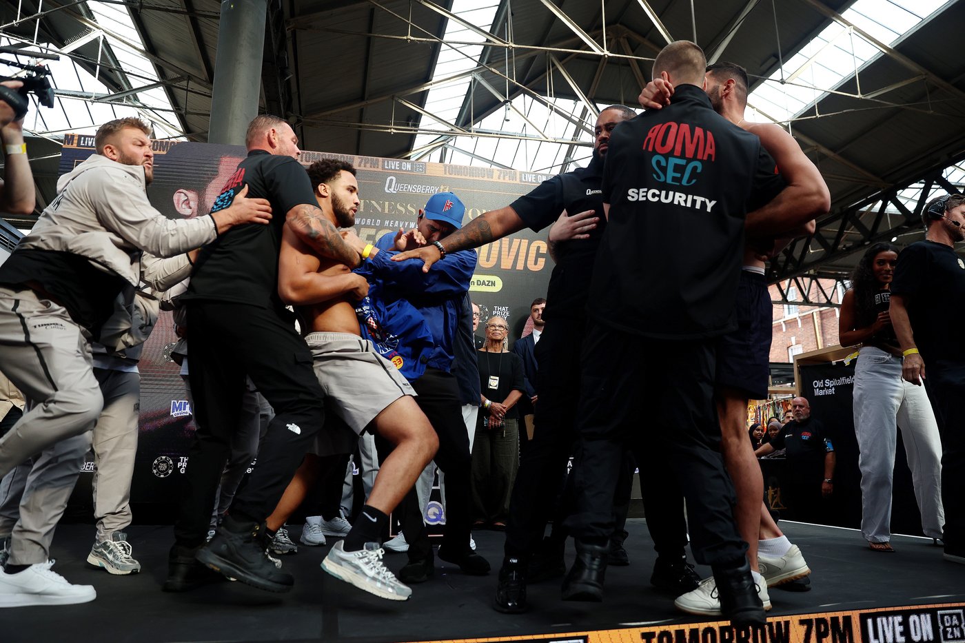 Itauma brushes off 'school' jibes as he aims to be youngest heavyweight champ since Tyson | iNFOnews.ca