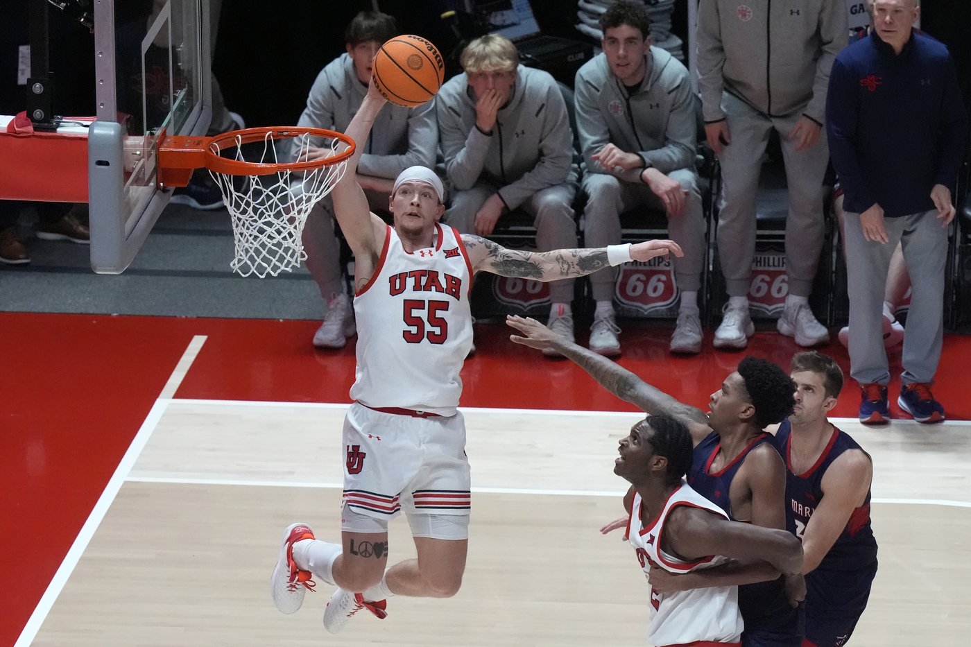 Paulius Murauskas hits 6 3s, scores 28 to help Saint Mary's beat Utah 72-63 | iNFOnews.ca Paulius Murauskas hits 6 3s, scores 28 to help Saint Mary's beat Utah 72-63 | iNFOnews.ca