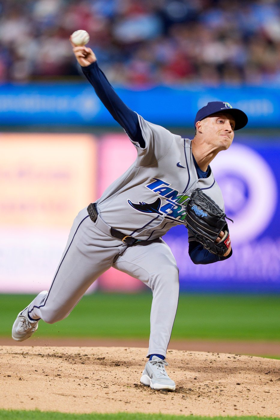 Tampa Bay starter Griffin Jax leaves after taking line drive off lower back | iNFOnews.ca Tampa Bay starter Griffin Jax leaves after taking line drive off lower back | iNFOnews.ca