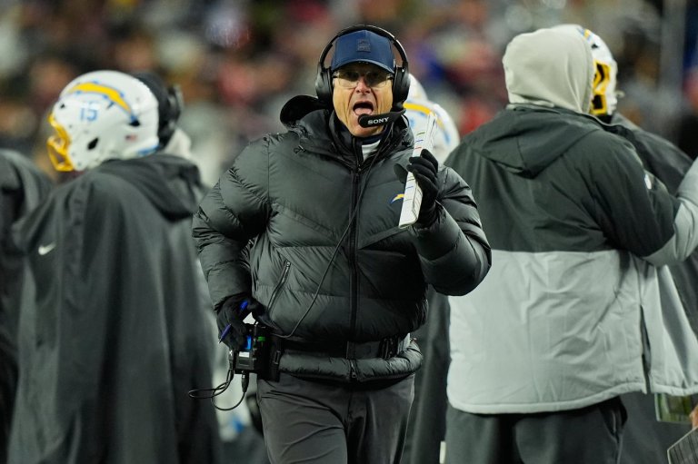 Chargers fire offensive coordinator Greg Roman and offensive line coach Mike Devlin | iNFOnews.ca