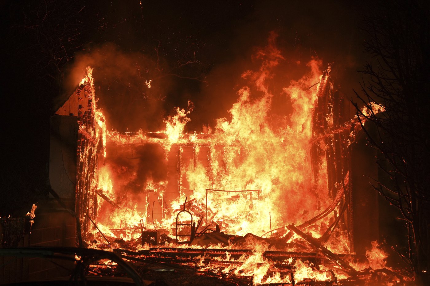 Los Angeles Rams' playoff game moved to Arizona as wildfires disrupt sports in Southern California | iNFOnews.ca