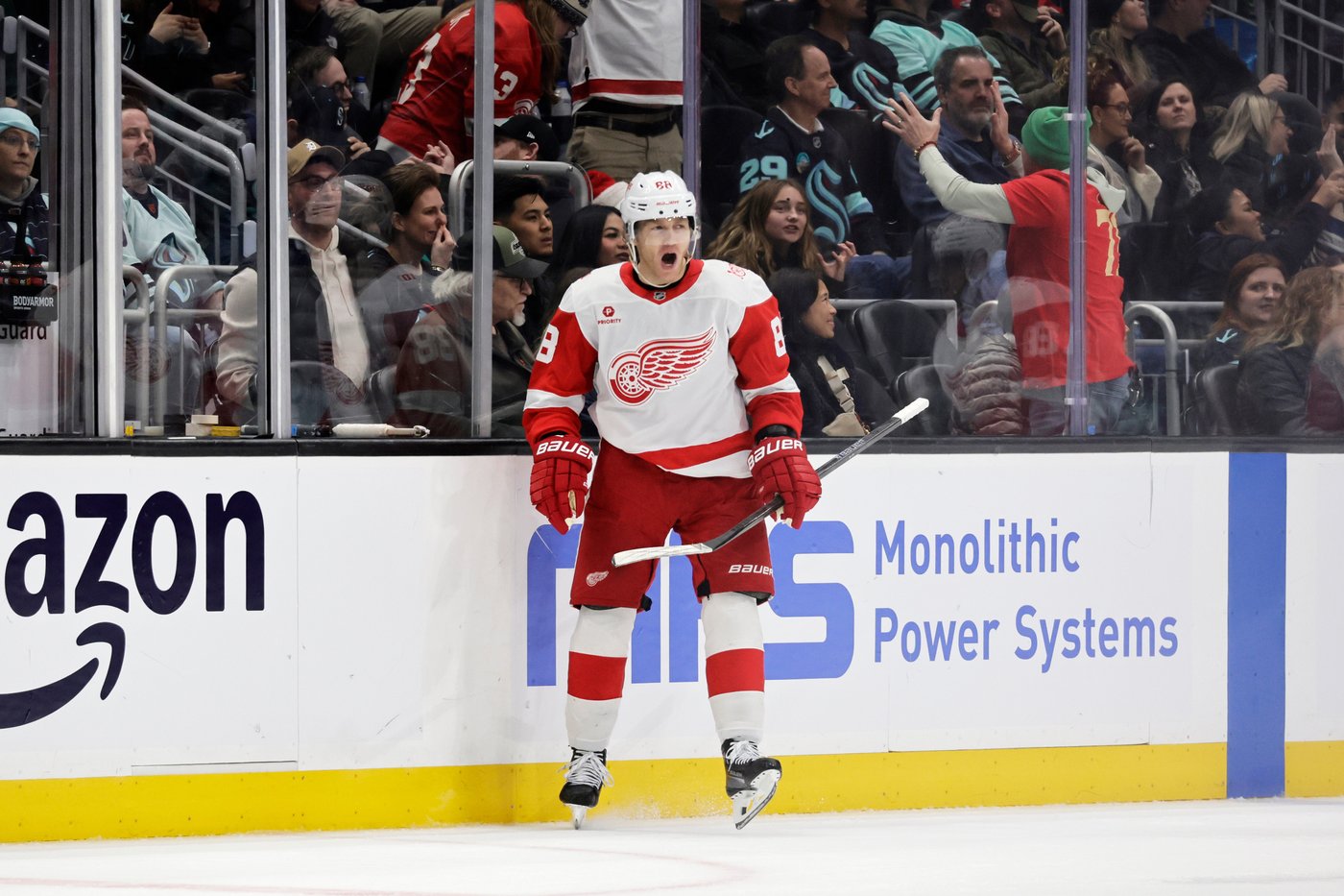 Kane scores late in 3rd period to help Red Wings beat Kraken 4-3 | iNFOnews.ca