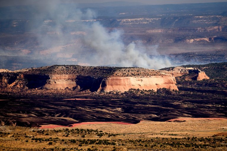 3 firefighters killed in blazes along Colorado-Utah border are identified | iNFOnews.ca