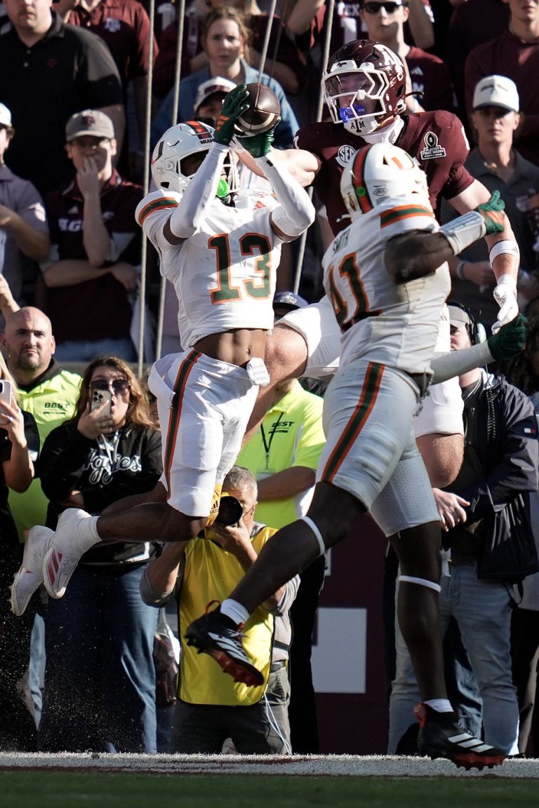 Defending national champion Ohio State faces CFP 1st-time Miami in Cotton Bowl quarterfinal | iNFOnews.ca