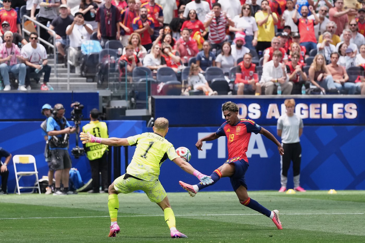 Lamine Yamal without a goal, yet Spain's young superstar is attacking threat in a 3-0 knockout win | iNFOnews.ca