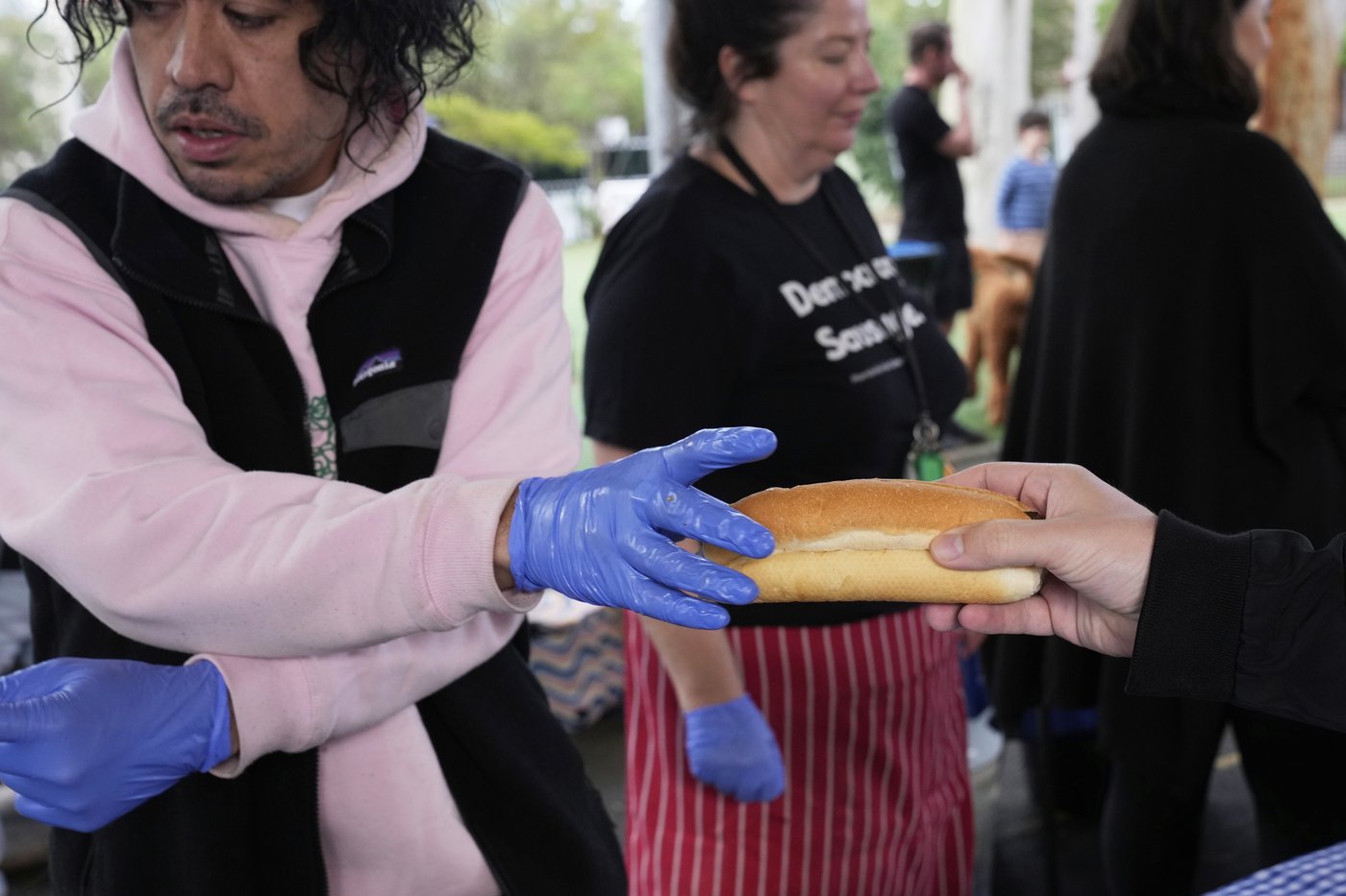 How the democracy sausage, a polling day snack, became Australia's election symbol | iNFOnews.ca How the democracy sausage, a polling day snack, became Australia's election symbol | iNFOnews.ca