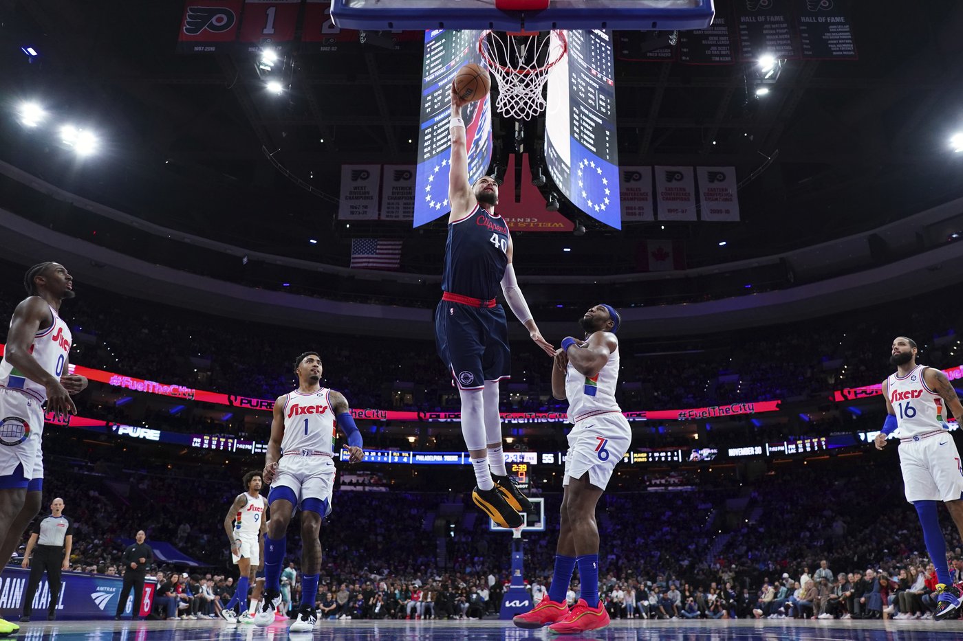 James Harden scores 23 points to lead Clippers to rout over his old 76ers team, 125-99 | iNFOnews.ca