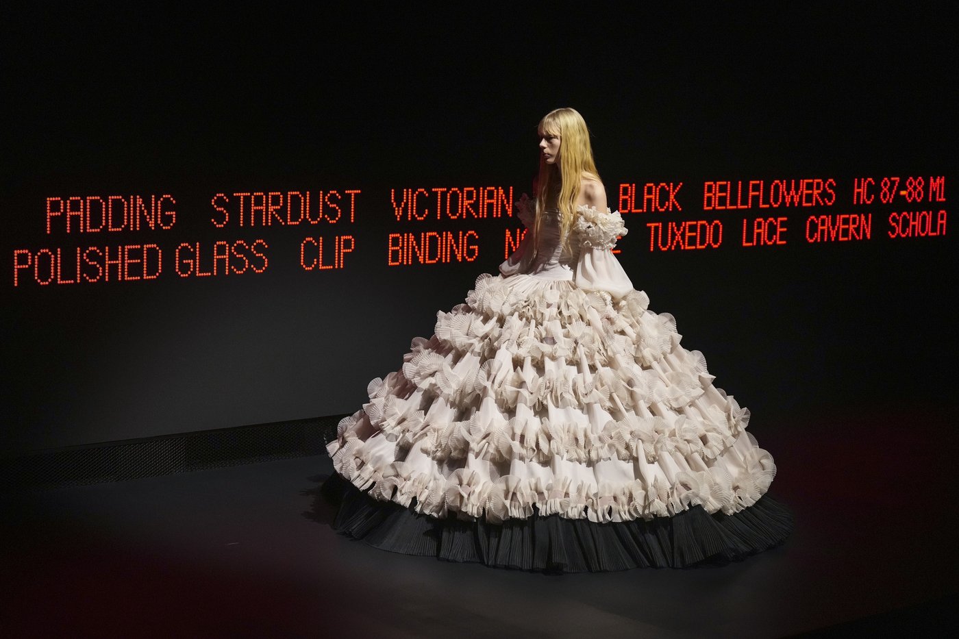 Valentino's new designer showcases history and drama at couture debut in Paris | iNFOnews.ca Valentino's new designer showcases history and drama at couture debut in Paris | iNFOnews.ca