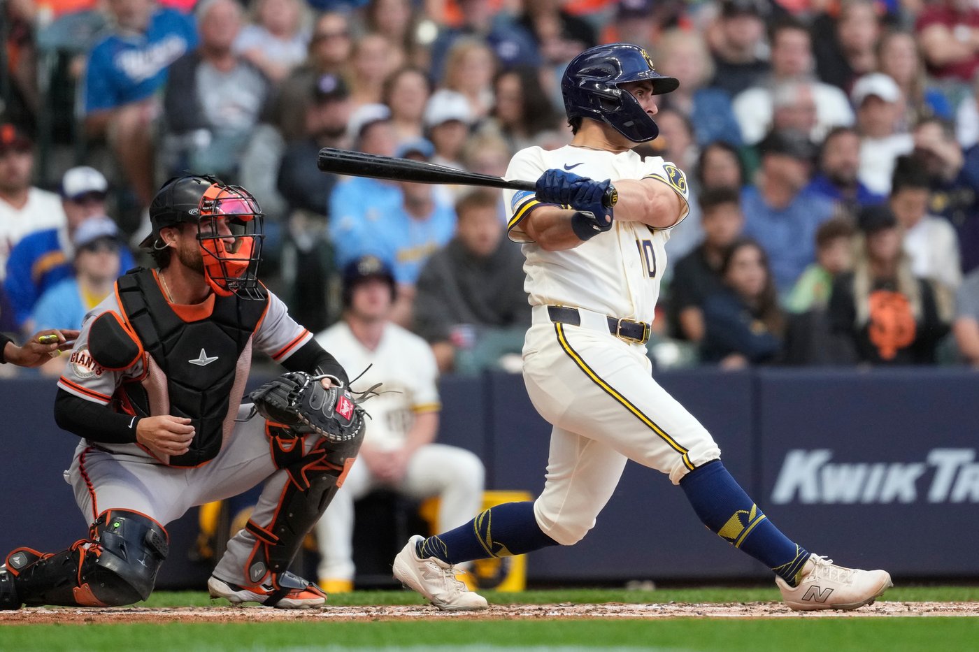 Brice Turang breaks out of his 0-for-21 slump as Brewers trounce Giants 16-2 | iNFOnews.ca