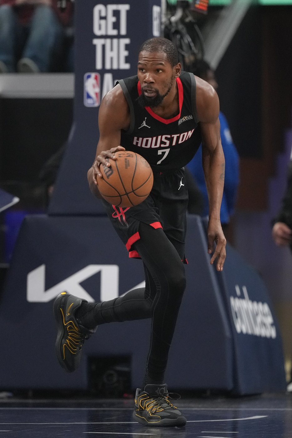 Leonard's 41-point game powers Clippers to a 128-108 victory over the Rockets | iNFOnews.ca Leonard's 41-point game powers Clippers to a 128-108 victory over the Rockets | iNFOnews.ca