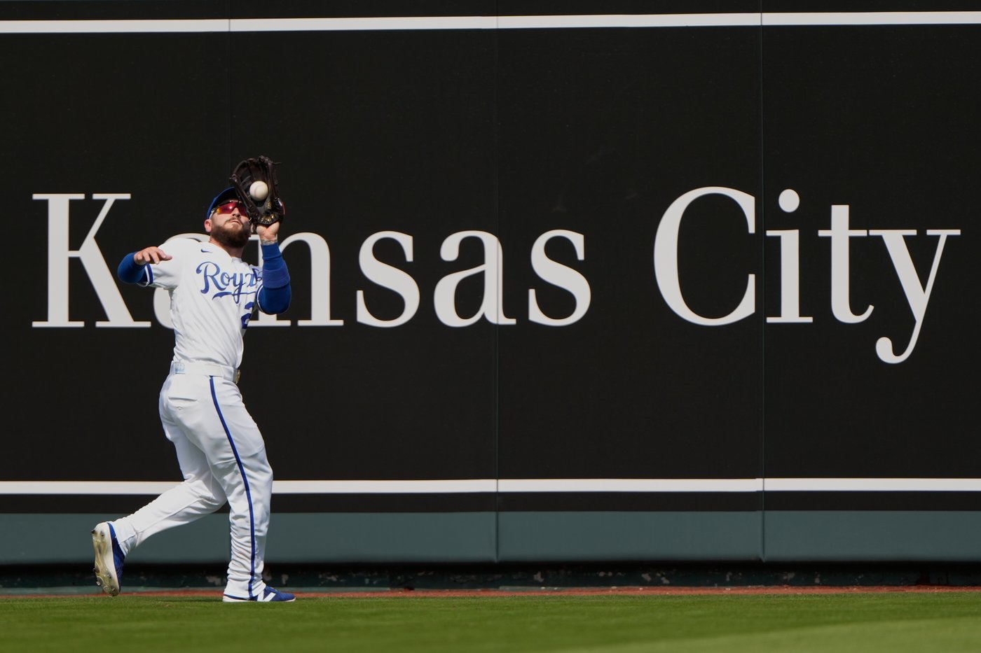 Royals use rare long ball to defeat the Twins 3-1 | iNFOnews.ca Royals use rare long ball to defeat the Twins 3-1 | iNFOnews.ca