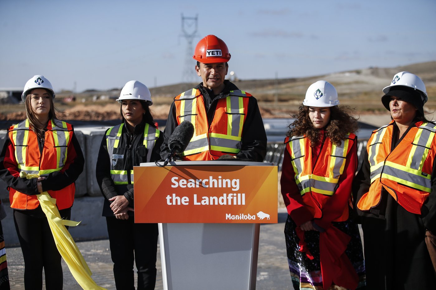 Searchers begin sifting at landfill for remains of slain First Nations women | iNFOnews.ca Searchers begin sifting at landfill for remains of slain First Nations women | iNFOnews.ca