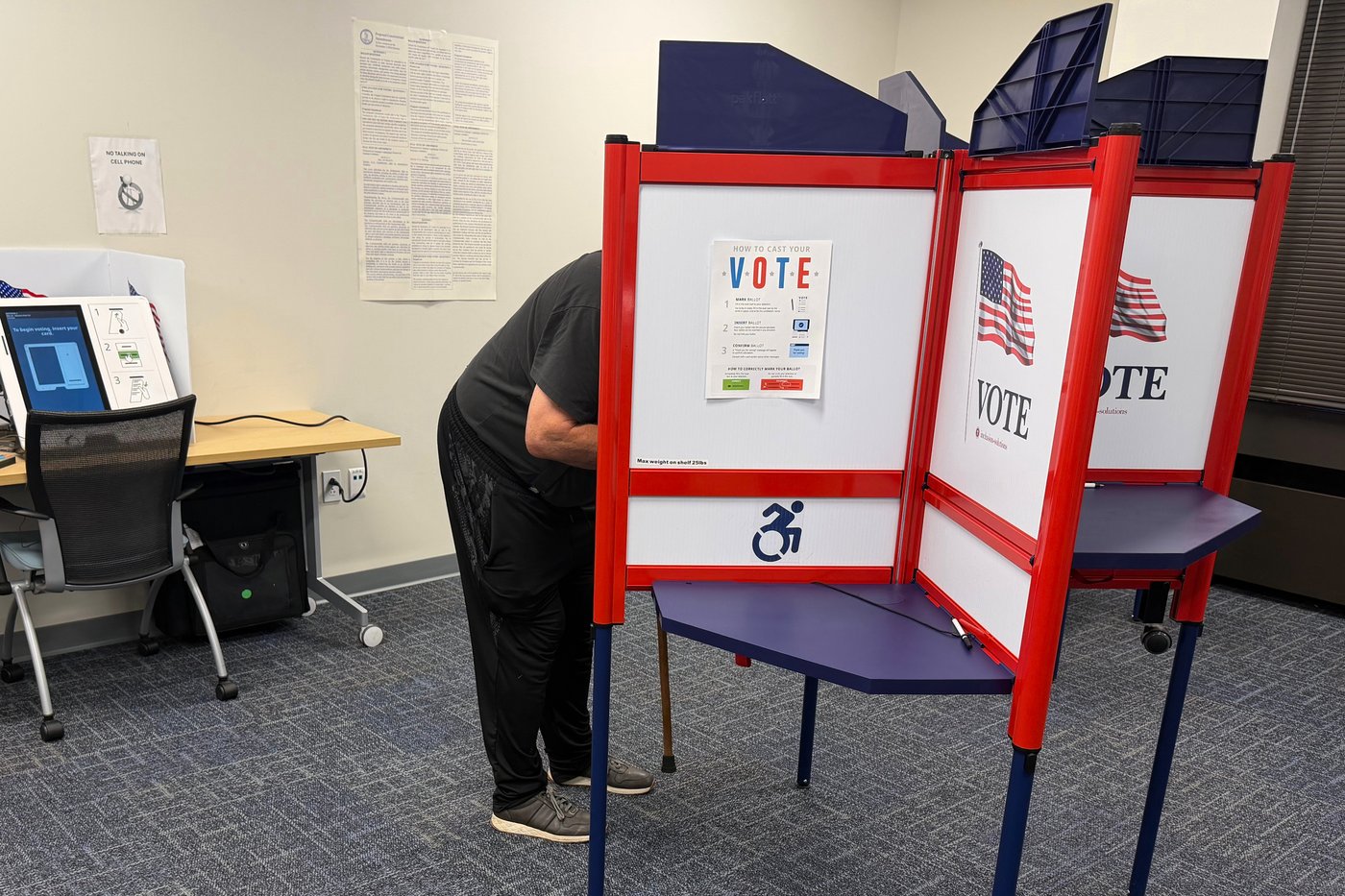 Early voting begins in US midterm elections that could flip control of Congress | iNFOnews.ca Early voting begins in US midterm elections that could flip control of Congress | iNFOnews.ca