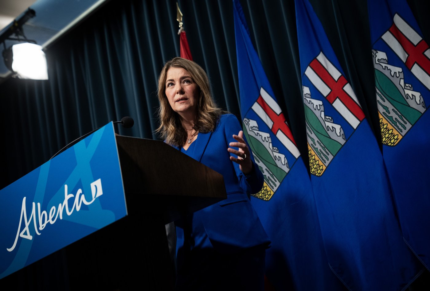 Alberta Premier Danielle Smith granted security clearance for CSIS briefings | iNFOnews.ca Alberta Premier Danielle Smith granted security clearance for CSIS briefings | iNFOnews.ca