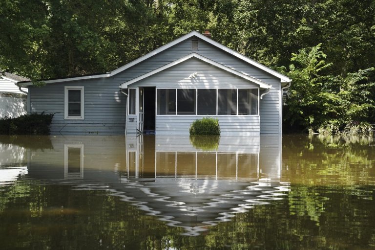 At least 6 people have died from days of storms and record-setting flooding in Indiana | iNFOnews.ca